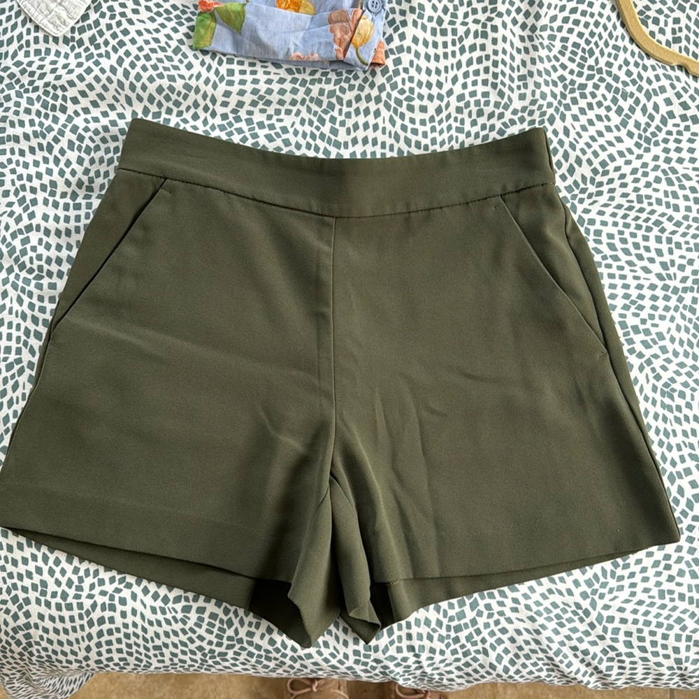Olive green LOFT shorts in size XS